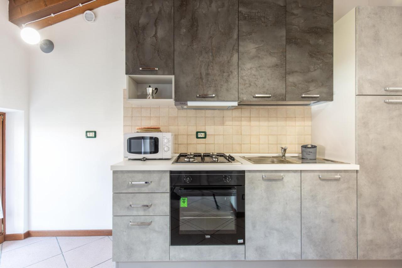 Blu Bed Apartment Castelnuovo del Garda Bagian luar foto