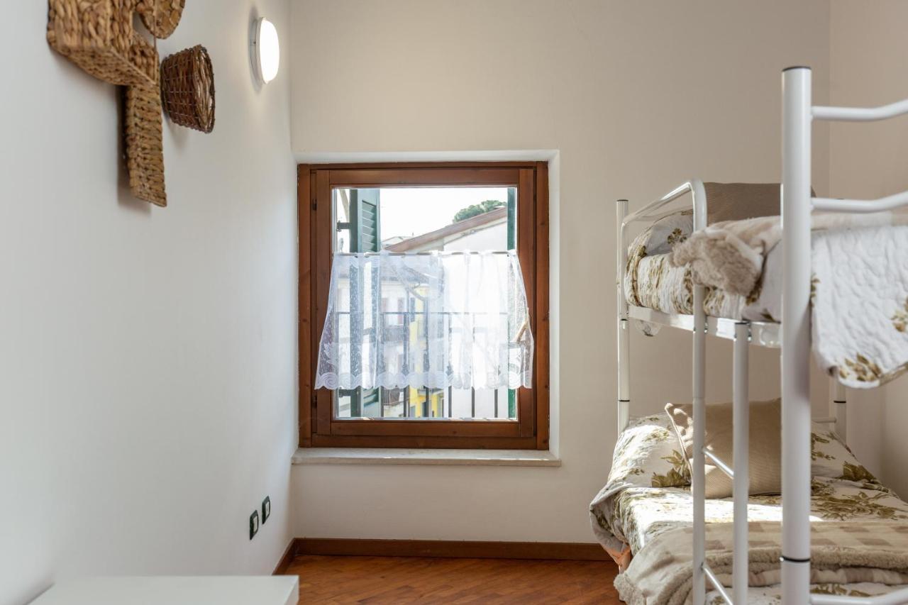 Blu Bed Apartment Castelnuovo del Garda Bagian luar foto