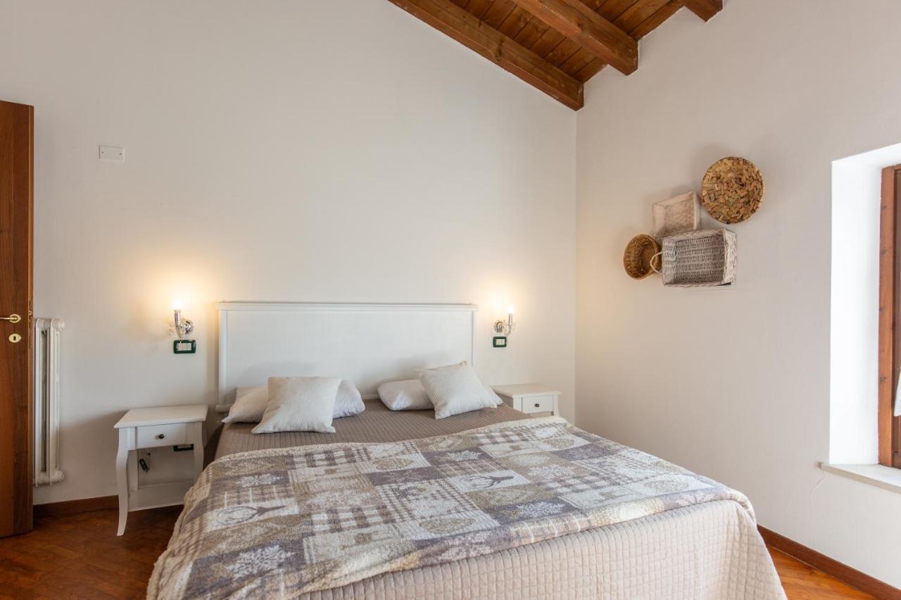 Blu Bed Apartment Castelnuovo del Garda Bagian luar foto