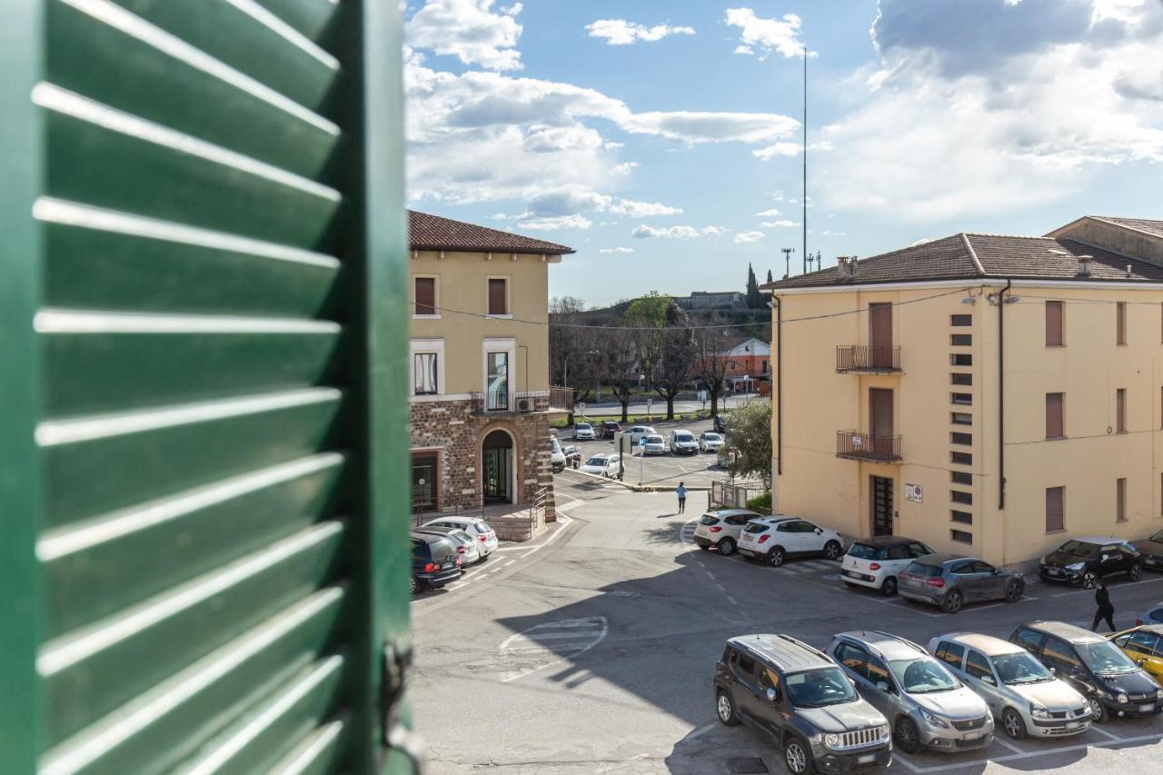Blu Bed Apartment Castelnuovo del Garda Bagian luar foto
