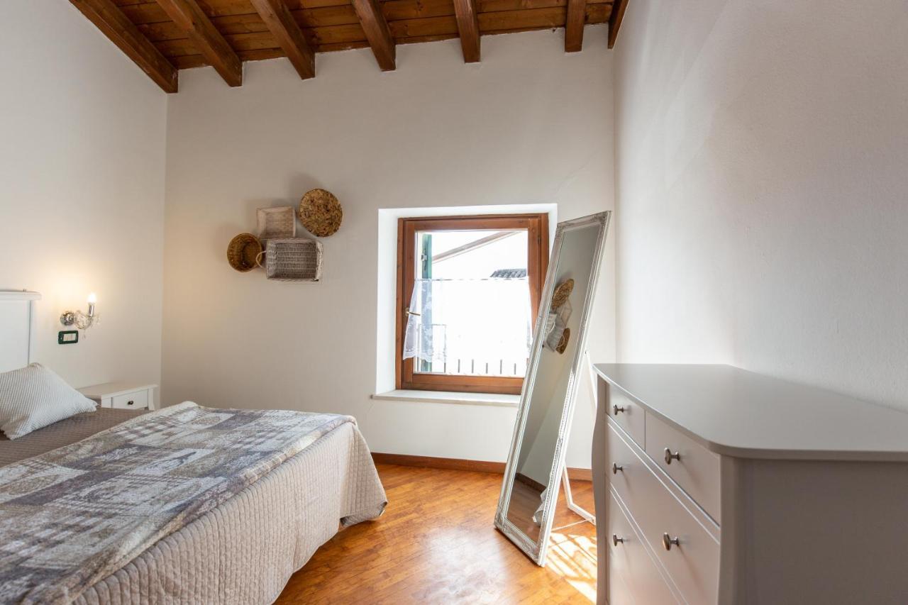 Blu Bed Apartment Castelnuovo del Garda Bagian luar foto